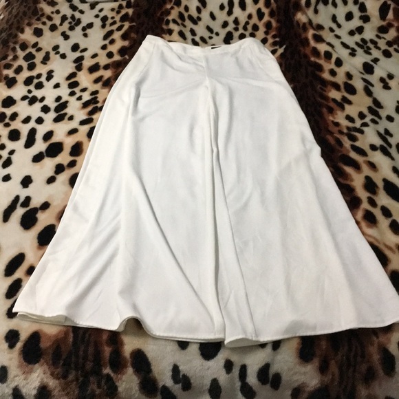 NWOT Body by Victoria slacks in white size 6 - Picture 7 of 8
